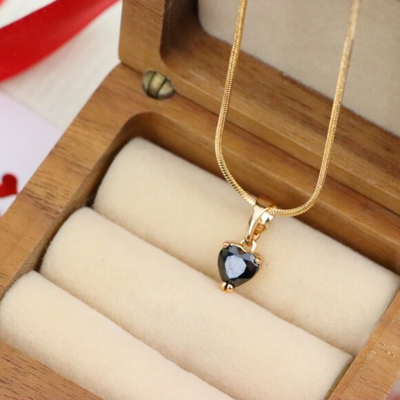 "Minimalist Black Heart Pendant in Rose Gold, XPPT1319 - Picture 6 of 13